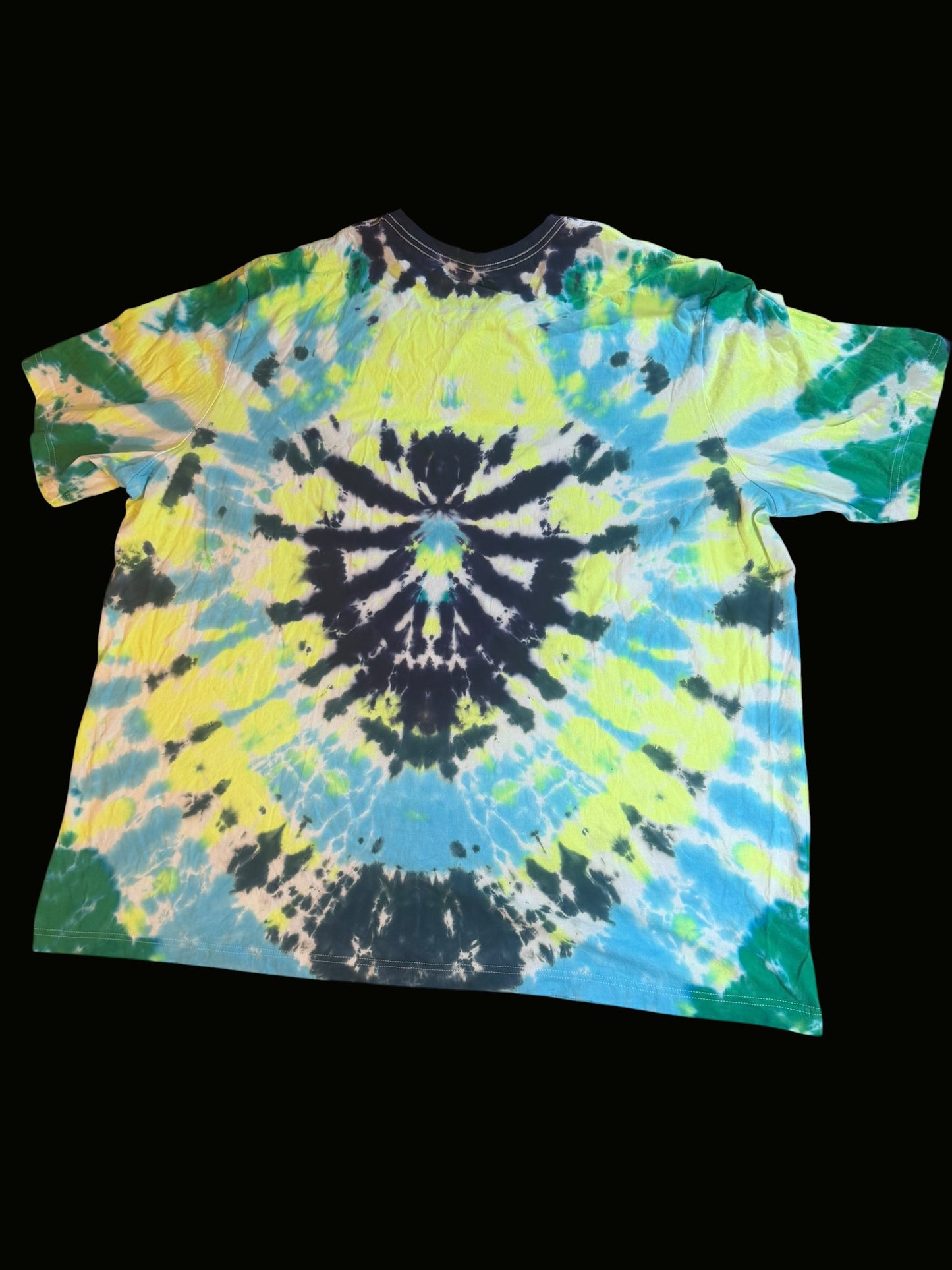 Short sleeve t-shirt 5XL blacklight reactive