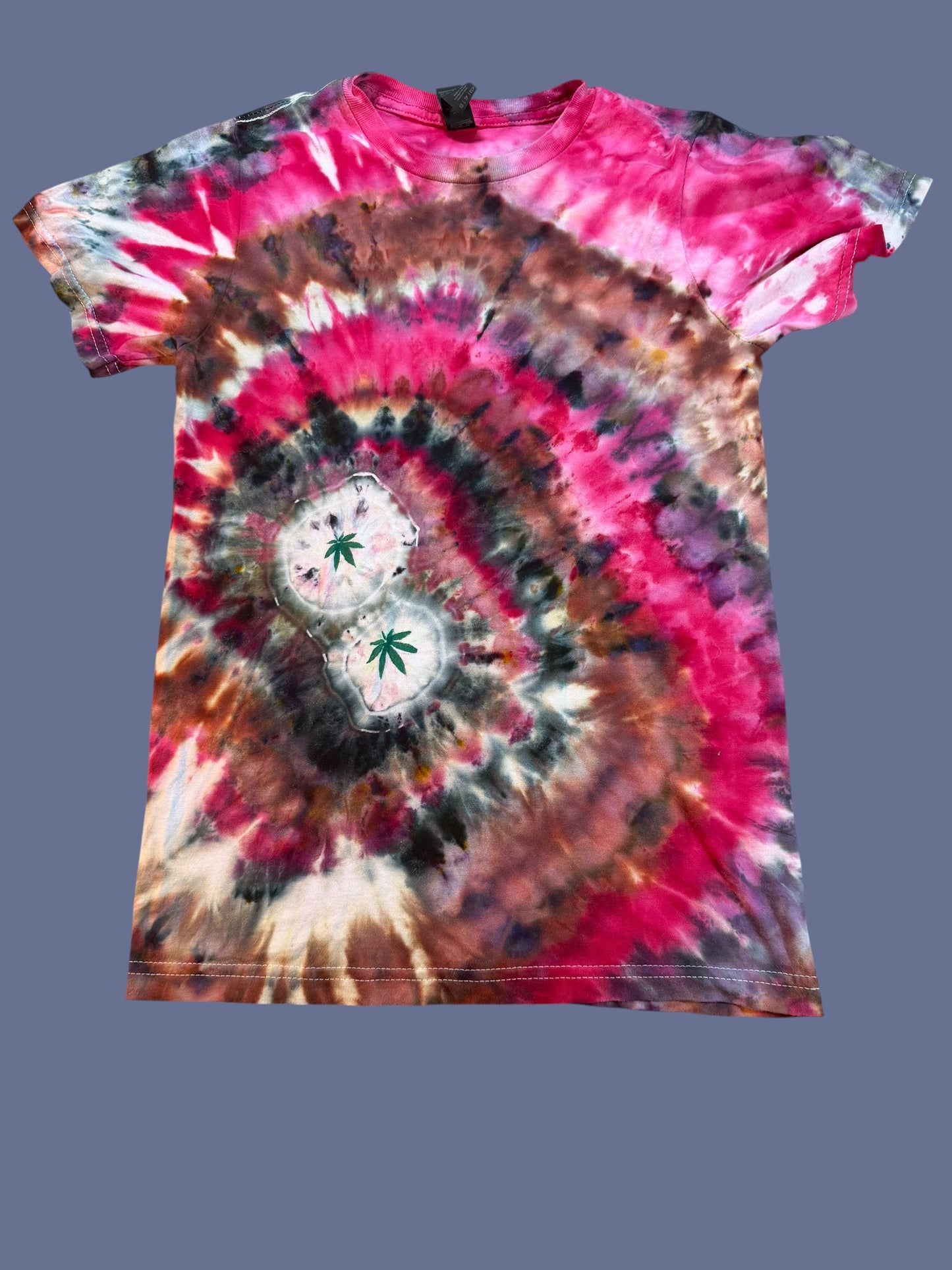 Short sleeve t-shirt XS Painted Cannabis leaf